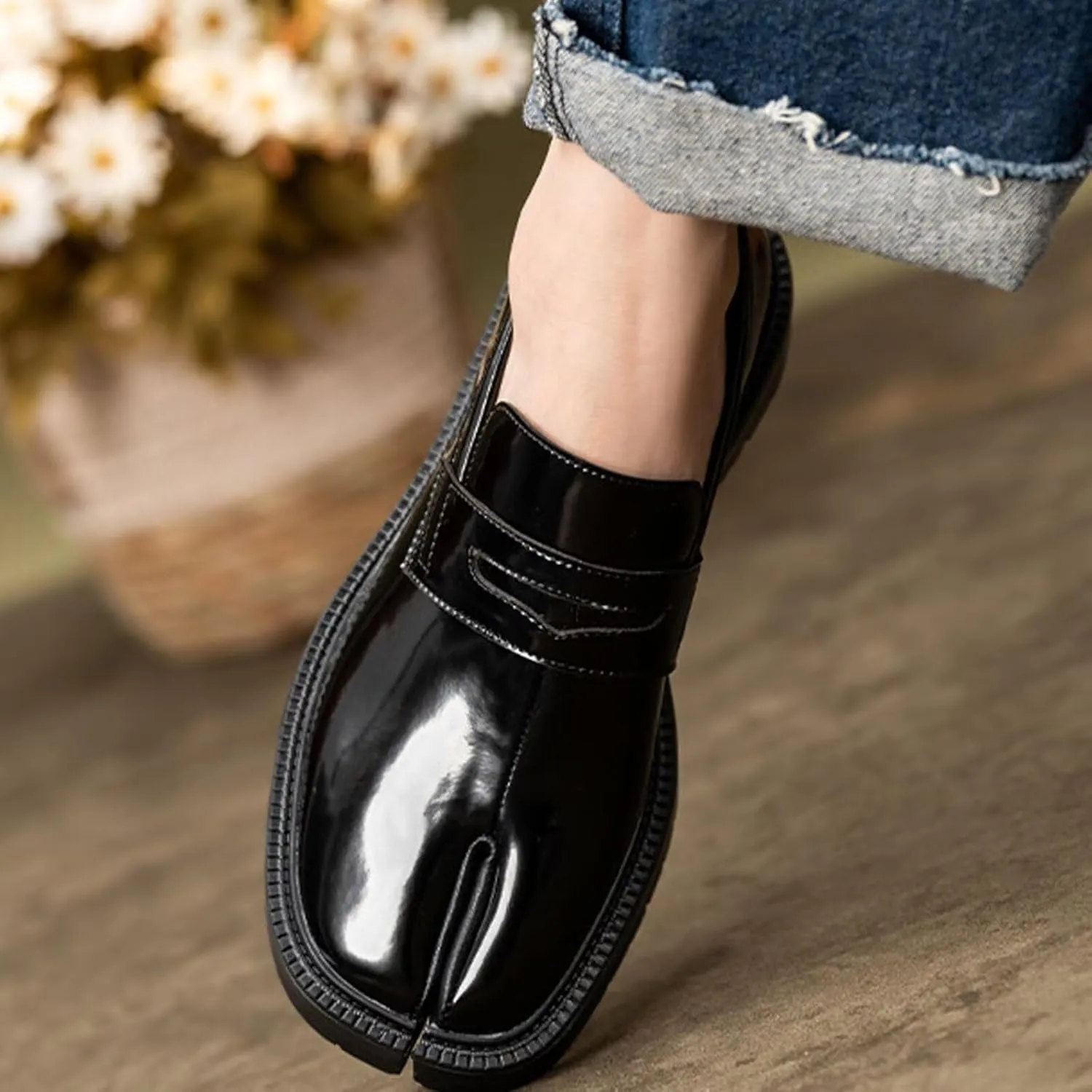 Agodor Women Split Toe Tabi Shoes Mary Janes Platform Patent Chunky Heeled Loafers Lace Up Uniform Dress Shoes