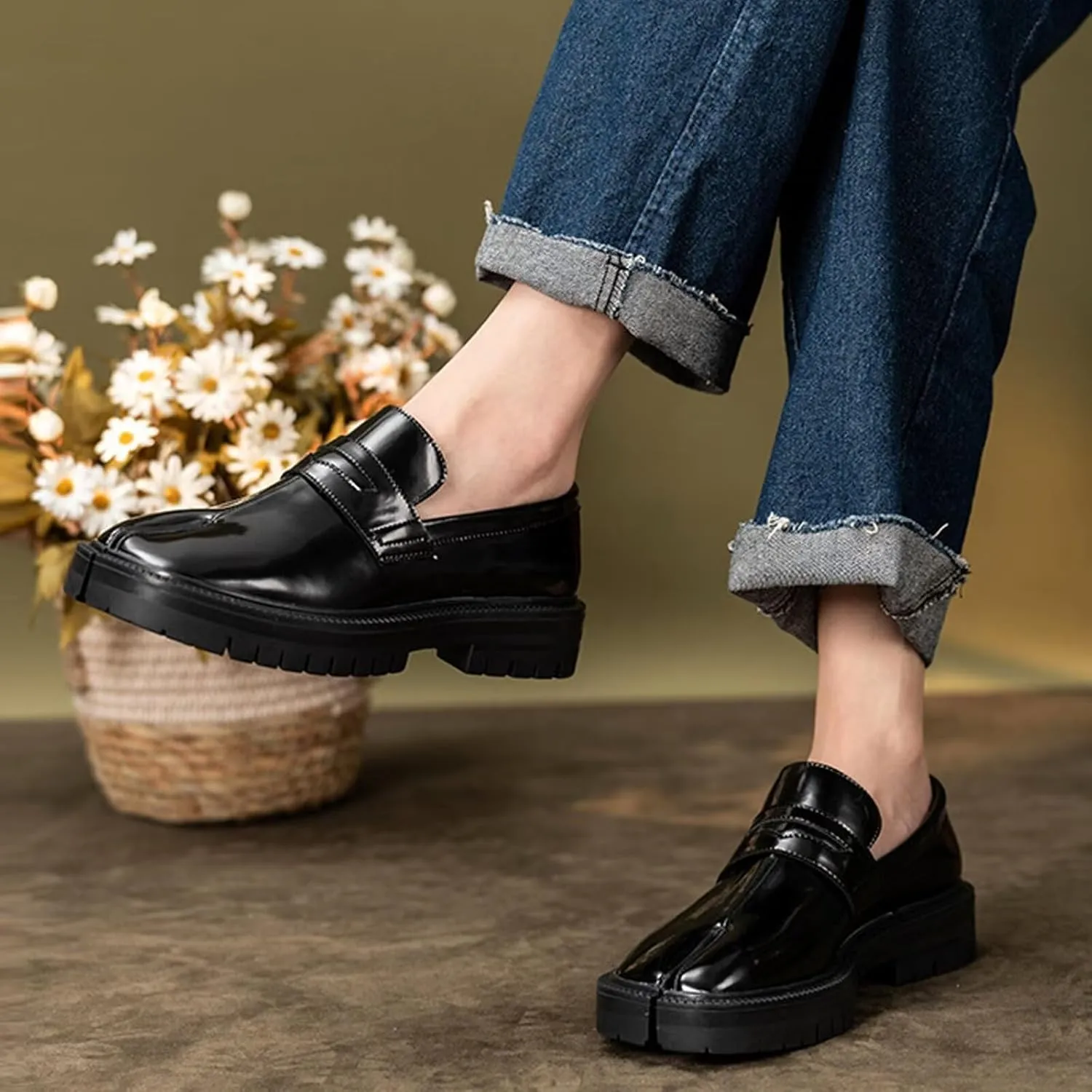 Agodor Women Split Toe Tabi Shoes Mary Janes Platform Patent Chunky Heeled Loafers Lace Up Uniform Dress Shoes
