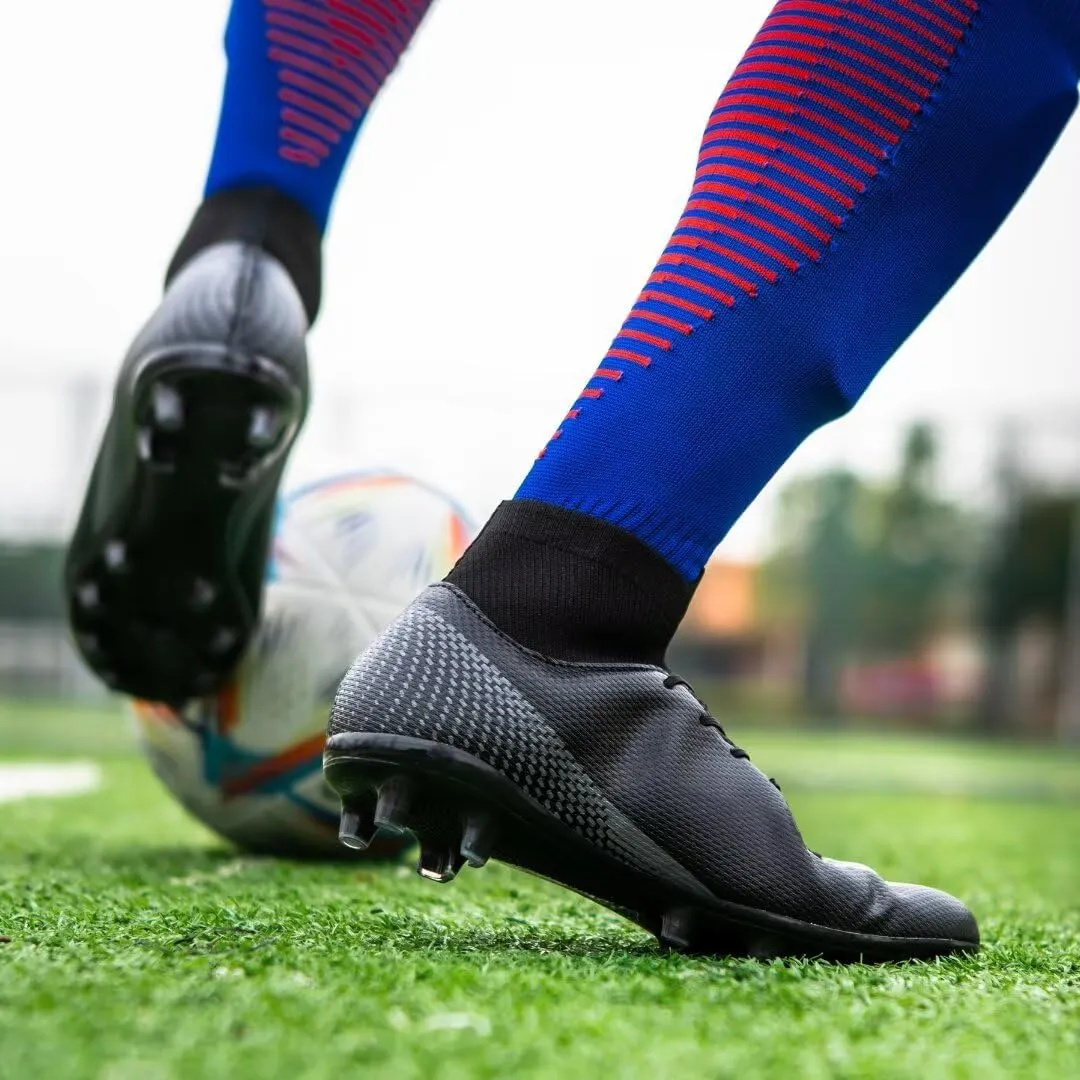 Boys Girls Soccer Cleats Kids Athletic Football Shoes Professional Training Sneakers