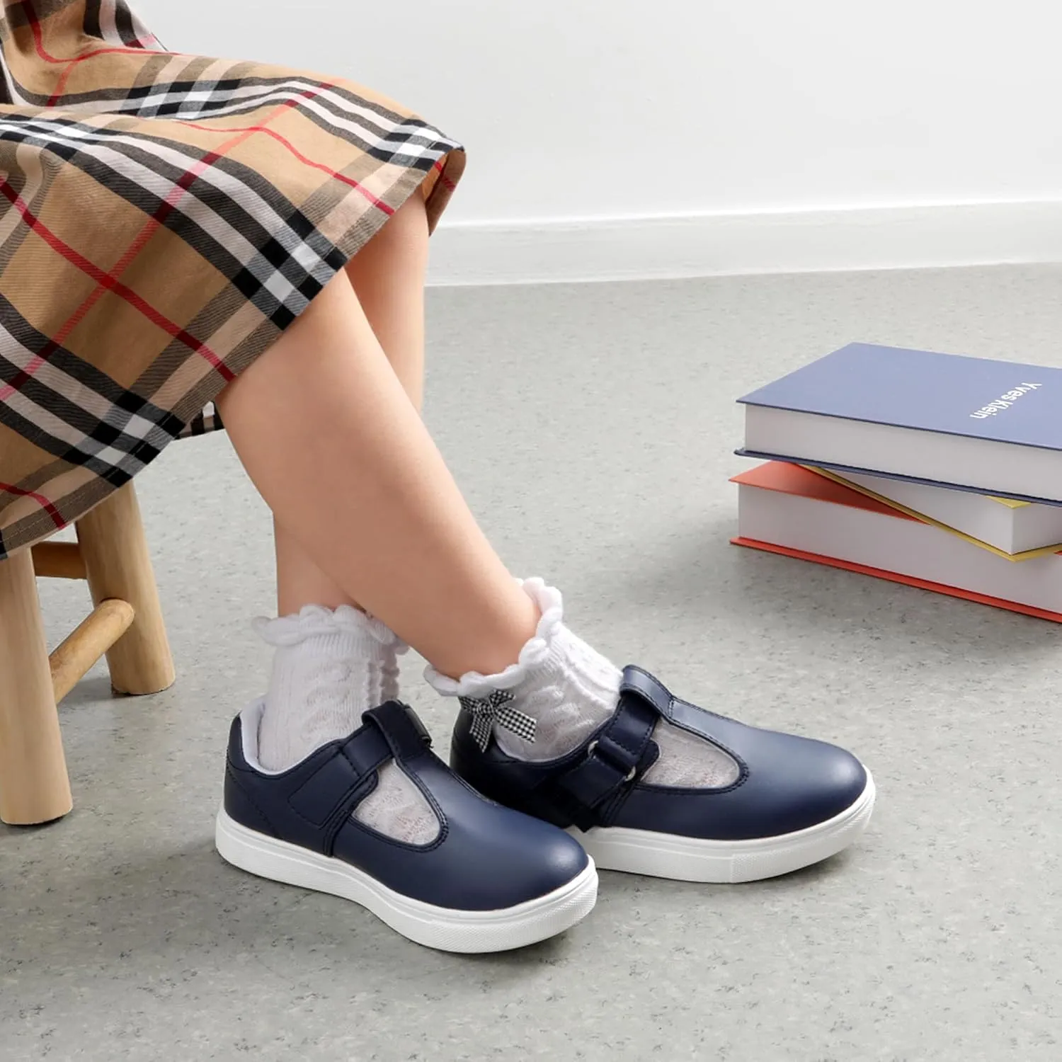 DREAM PAIRS Girls Mary Jane School Uniform Shoes T-Strap Flat Sneakers for Toddler/Little Kid