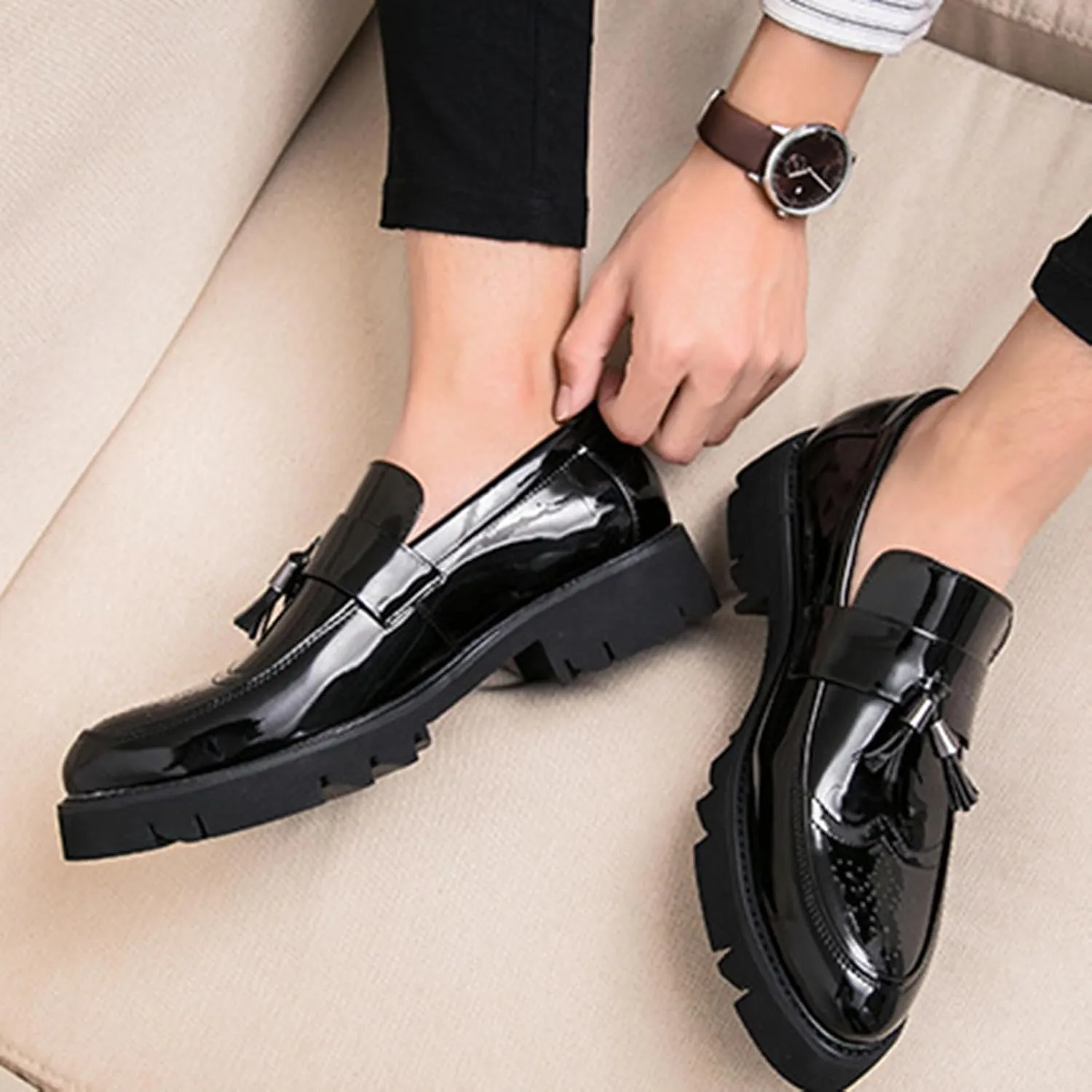 Men's Patent Leather Platform Slip-On Penny Loafers Shoes, Fashion Round Toe Tassel Non-Slip Lug Sole Dress Shoes,for Party Dating Prom
