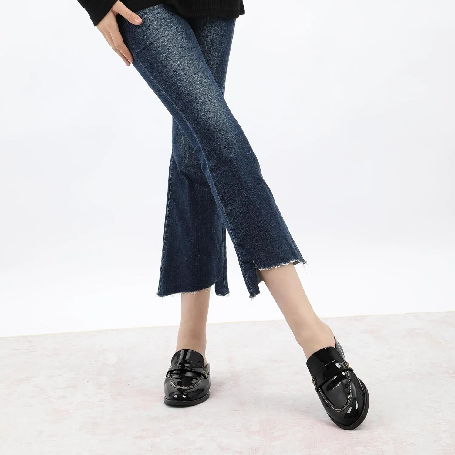 WAYDERNS Mules for Women Low Block Heel Closed Round Toe Patent Slip on Backless Mules Shoes Comfortable Casual Classic Shopping Dating Party Slides Loafer Shoes 1.4 Inch