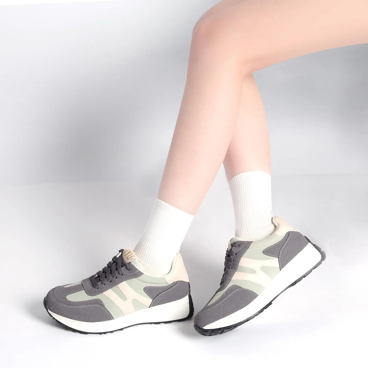 Wide Toe Box Shoes Women Wide Fashion Sneakers Comfortable Casual Walking Non-Slip Memory Foam Tennis Shoes Genuine Suede Sneakers