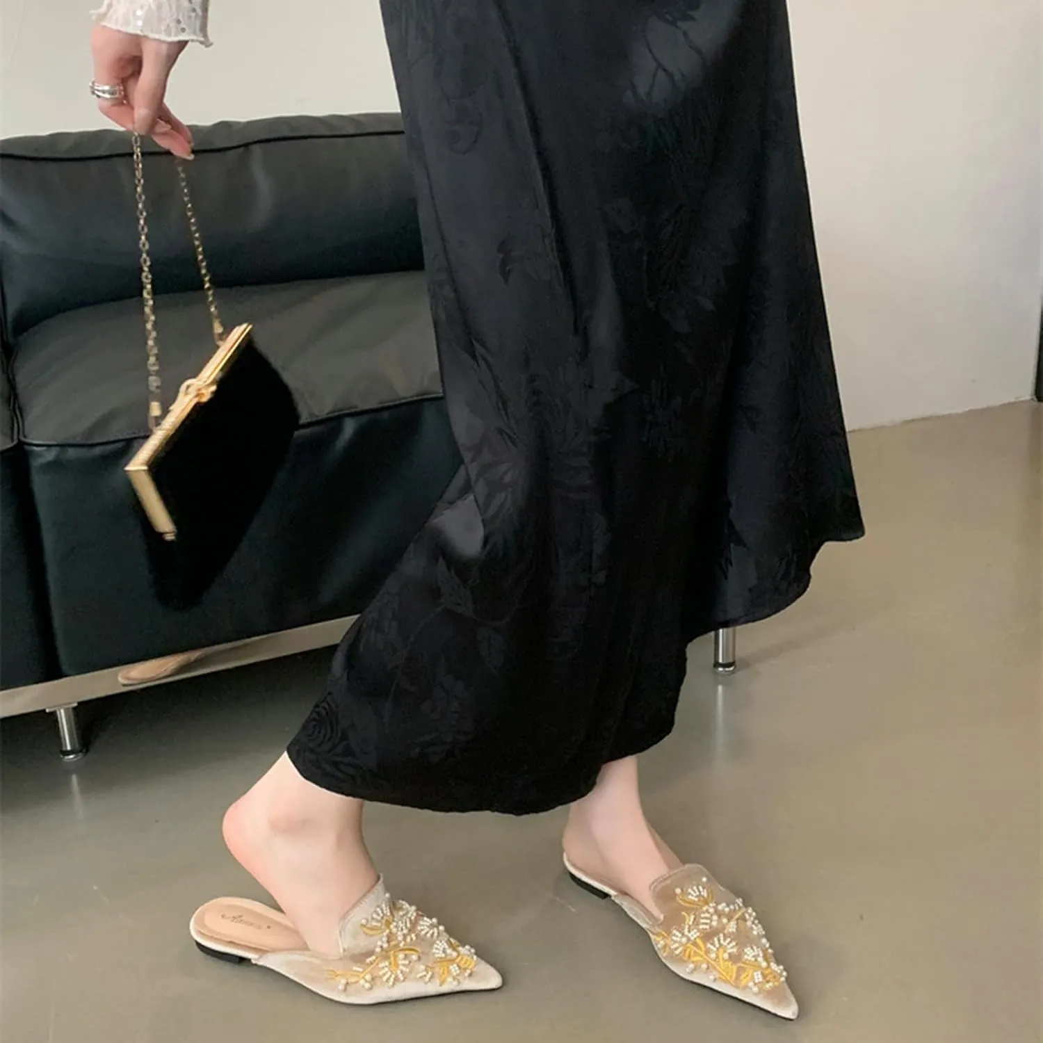 Womens Flat Mules Embroidered Suede Upper Slip on Clogs Pointed Toe Comfortable Pearls Loafer