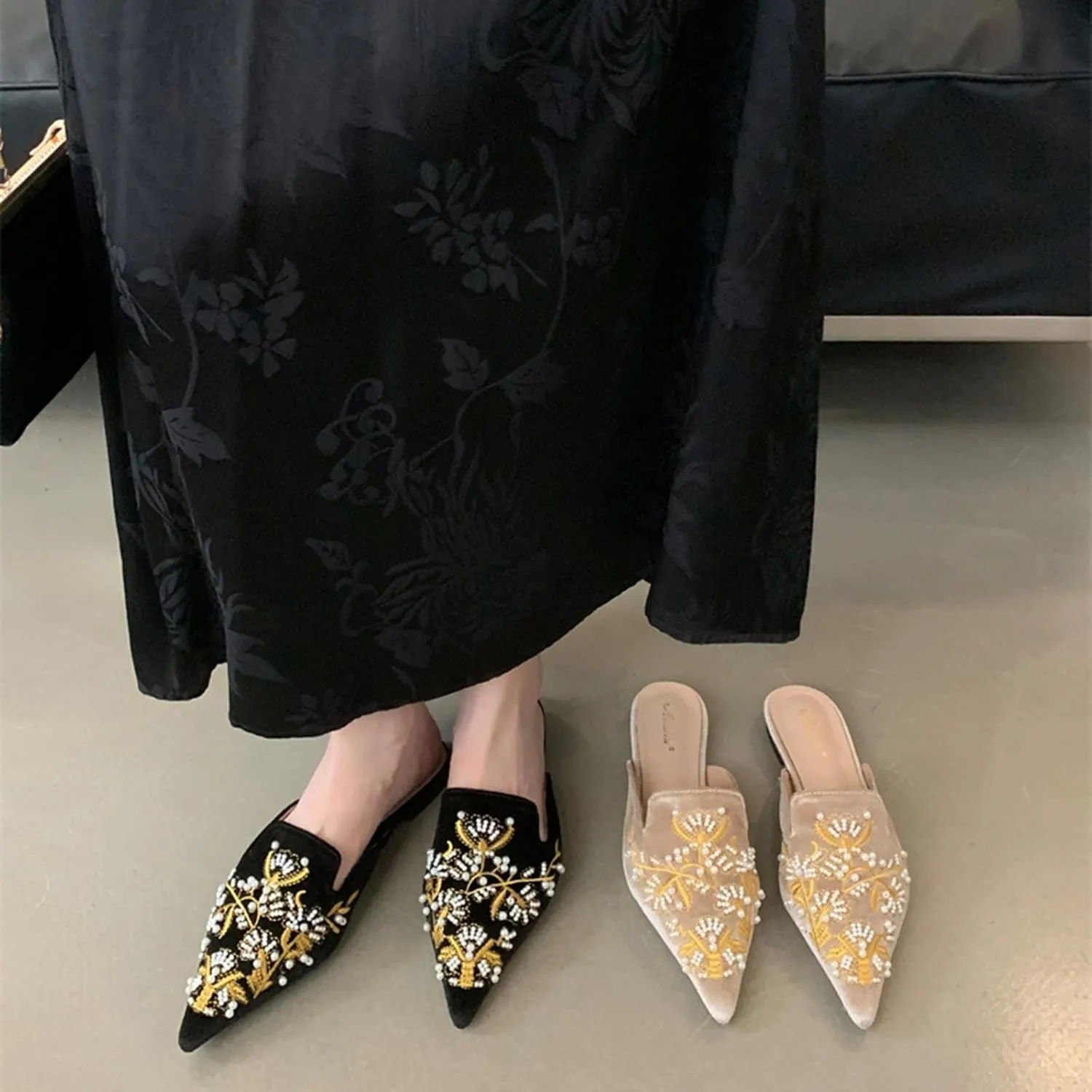 Womens Flat Mules Embroidered Suede Upper Slip on Clogs Pointed Toe Comfortable Pearls Loafer
