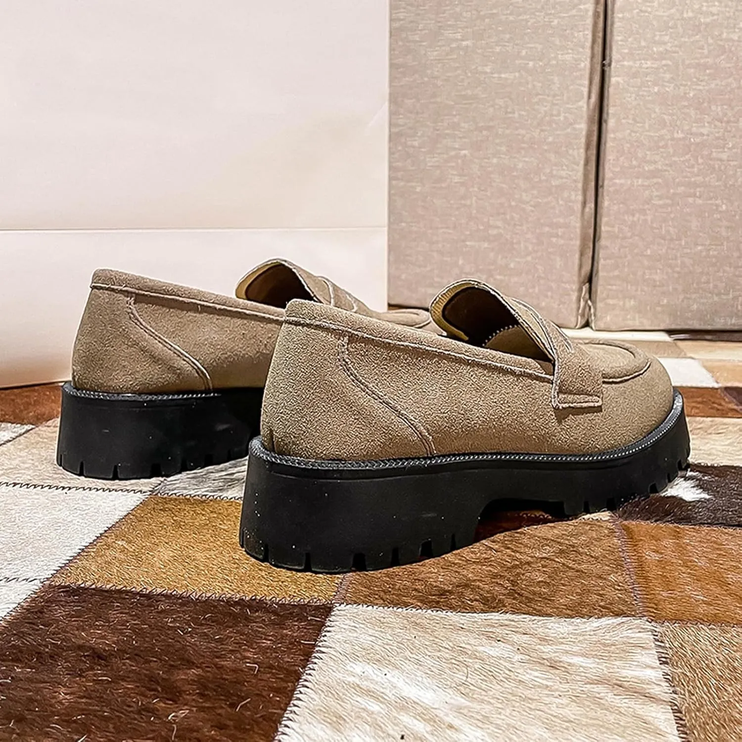 Women's Leather Lug Sole Penny Loafers Classic Round Toe Comfort Slip On Uniform Dress Shoes Casual Fashion Chunky Heel Work Shoes